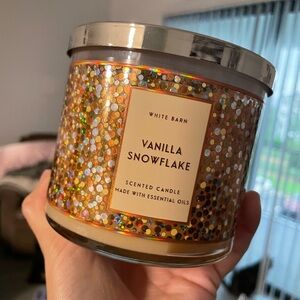 White Barn Vanilla Snowflake Candle